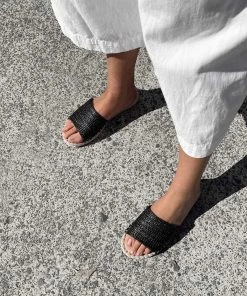 Naughty Monkey Priscila