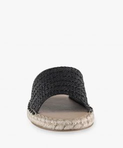 Naughty Monkey Priscila