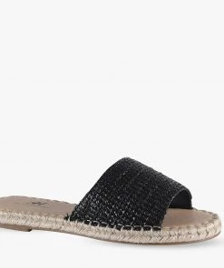 Naughty Monkey Priscila