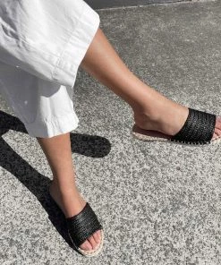 Naughty Monkey Priscila