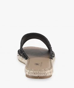 Naughty Monkey Priscila