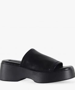 London Rebel Anthena